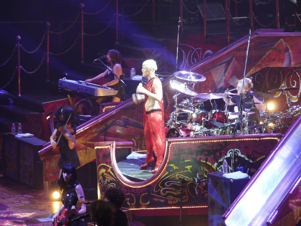 Pink cantando